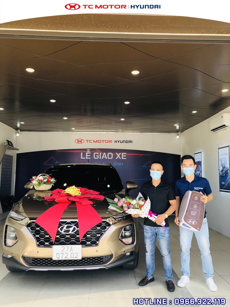 Hyundai Ninh Bình giao xe tới khách hàng tháng 7